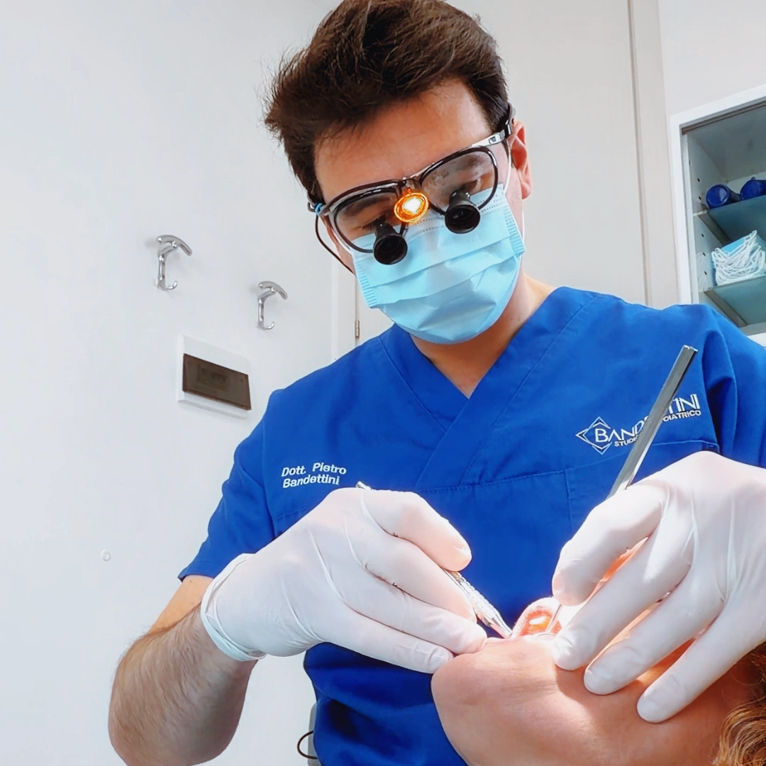 CHIRURGIA ORALE - estrazione del dente del giudizio a Pisa - Dentista a Vecchiano Pisa - dente rotto