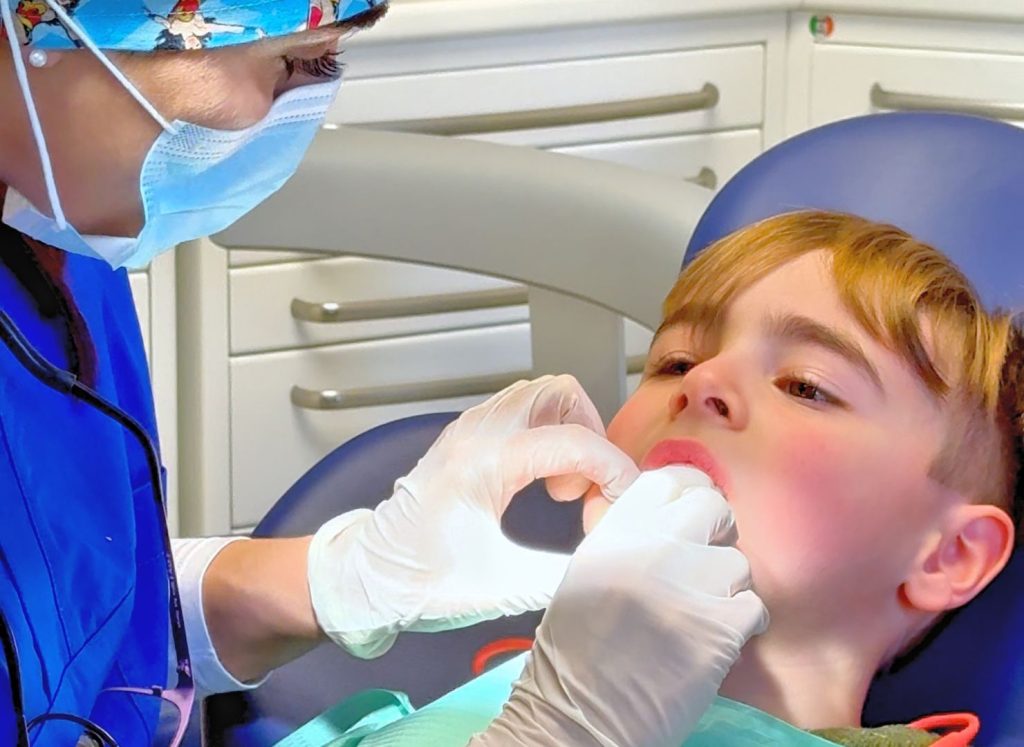 quando iniziano a spuntare i dentini