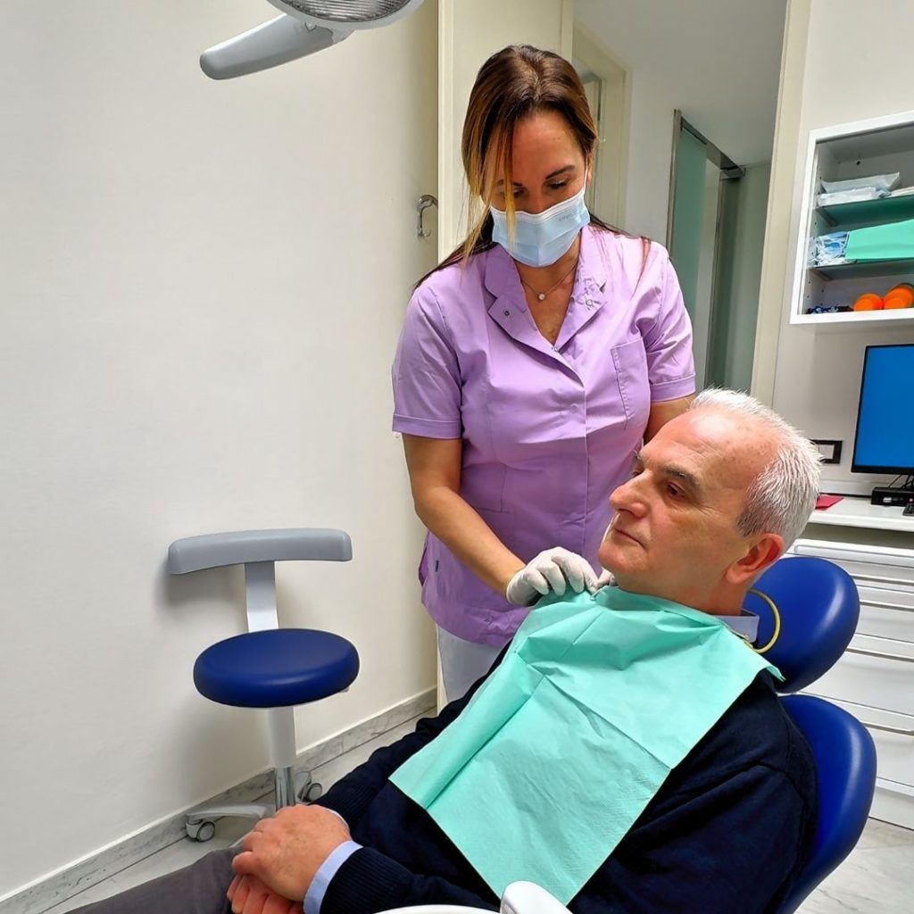 Prima visita 1 PRIMA VISITA - studio dentistico a Pisa - visita odontoiatrica a Pisa